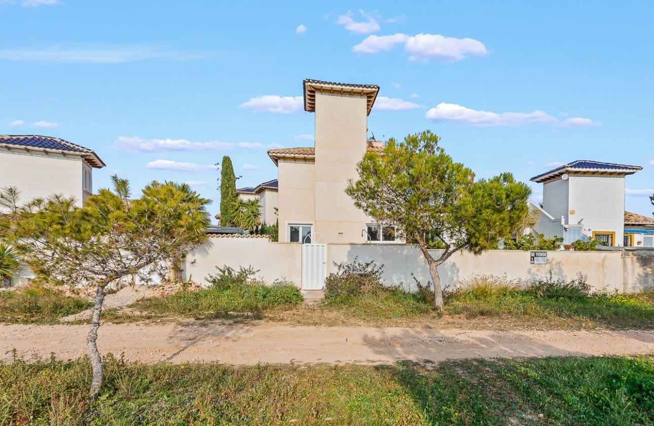 4 sypialnia Willa na sprzedaż w Playa Flamenca z basenem - 399 000 € (Ref: 8846043)