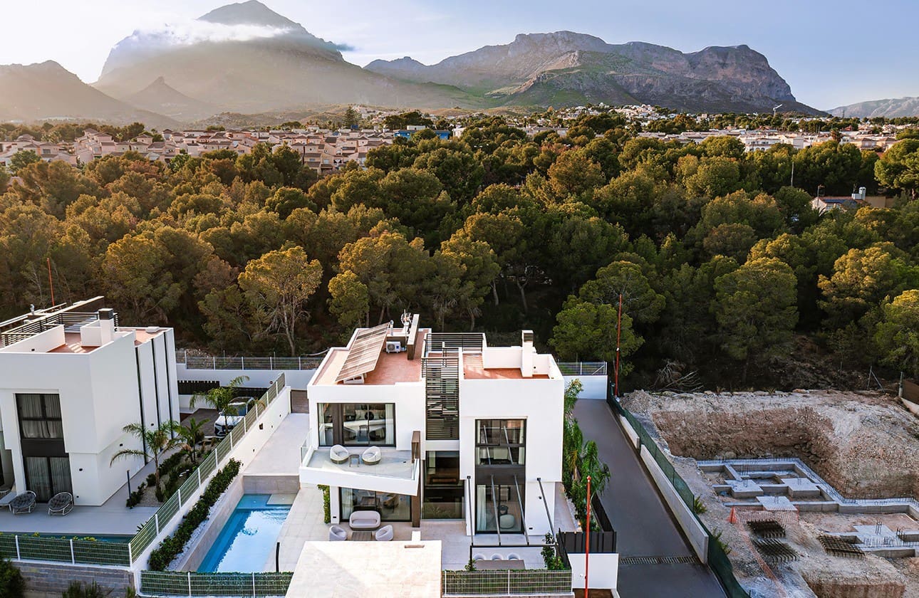 4 sypialnia Willa na sprzedaż w La Nucia z basenem garażem - 1 190 000 € (Ref: 8846704)