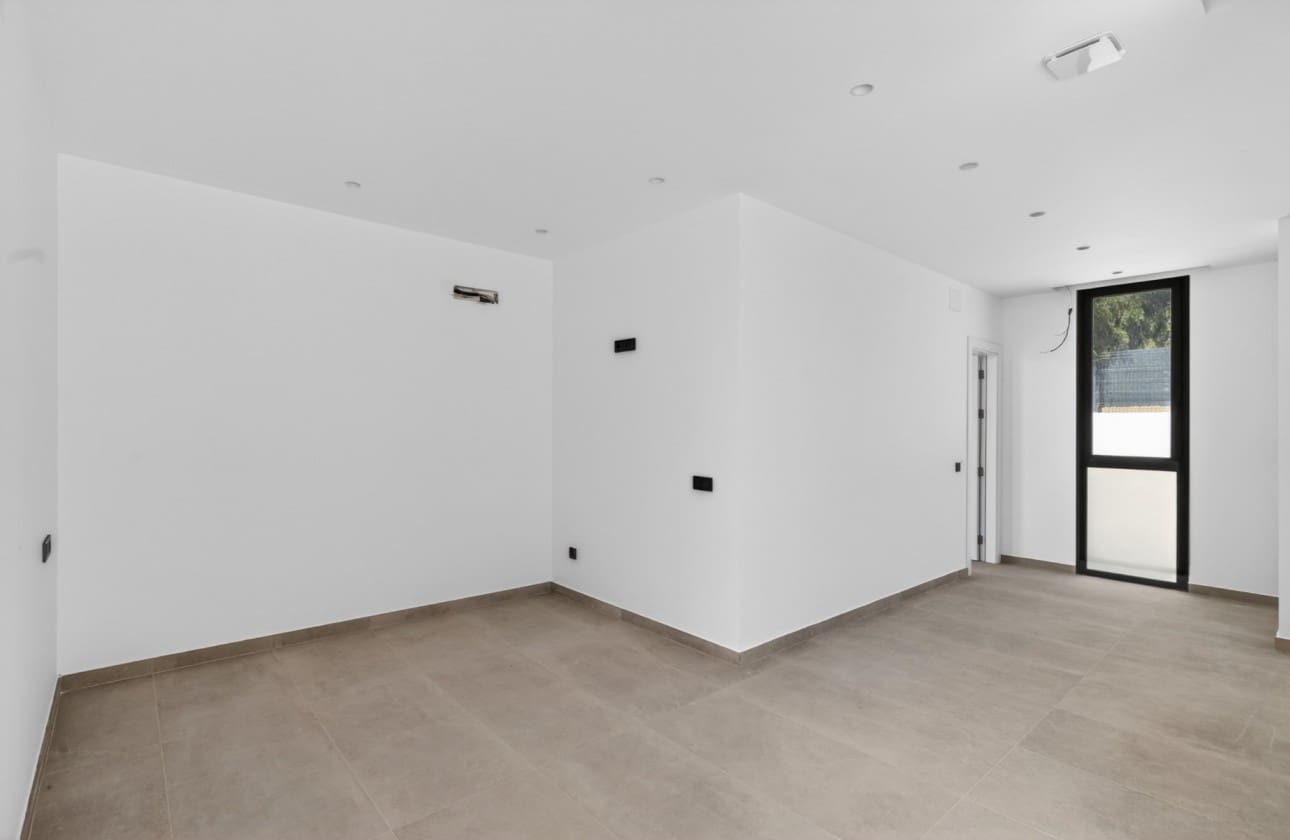 Chalet de 4 habitaciones en Busot en venta con piscina garaje - 850.000 € (Ref: 8853128)