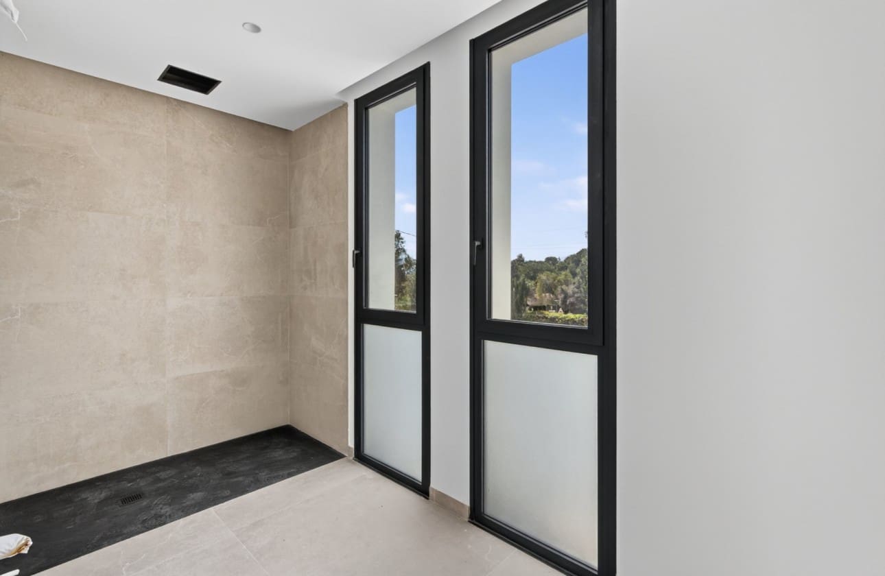 Chalet de 4 habitaciones en Busot en venta con piscina garaje - 850.000 € (Ref: 8853128)