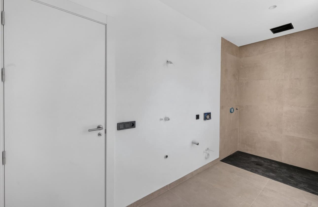 Chalet de 4 habitaciones en Busot en venta con piscina garaje - 850.000 € (Ref: 8853128)