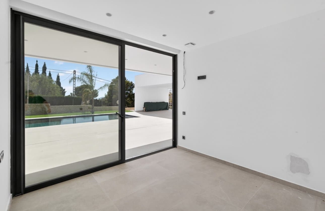 Chalet de 4 habitaciones en Busot en venta con piscina garaje - 850.000 € (Ref: 8853128)