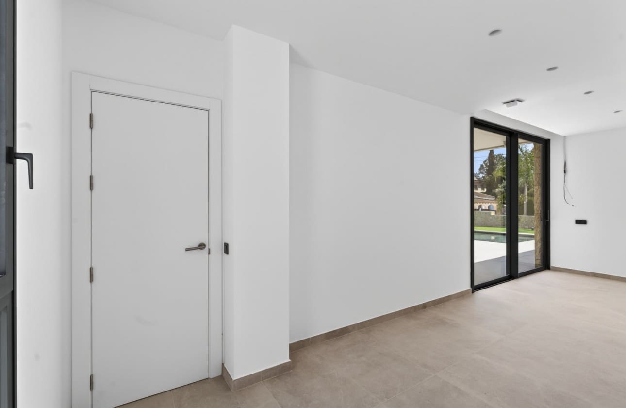 Chalet de 4 habitaciones en Busot en venta con piscina garaje - 850.000 € (Ref: 8853128)