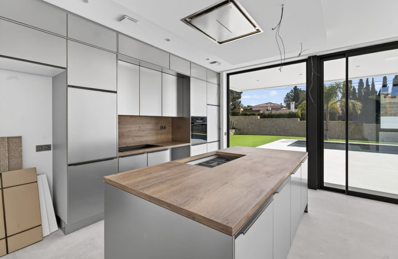 Chalet de 4 habitaciones en Busot en venta con piscina garaje - 850.000 € (Ref: 8853128)