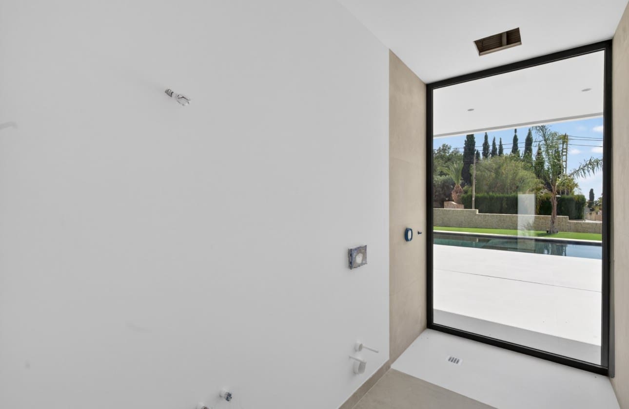 Chalet de 4 habitaciones en Busot en venta con piscina garaje - 850.000 € (Ref: 8853128)