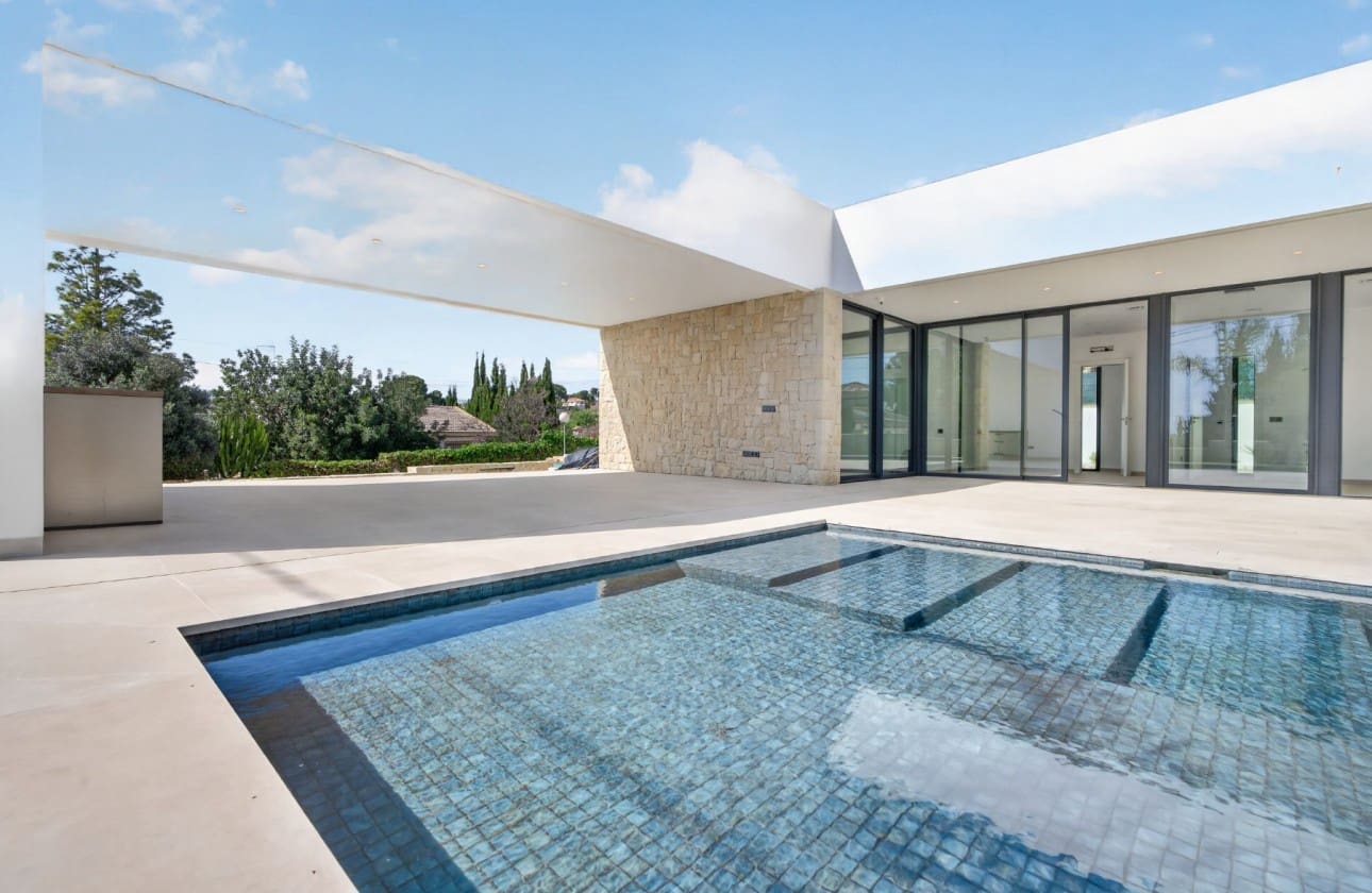 Chalet de 4 habitaciones en Busot en venta con piscina garaje - 850.000 € (Ref: 8853128)