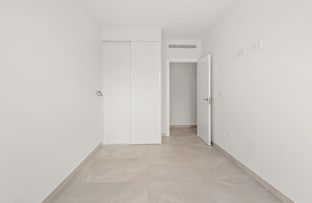 2 chambre Appartement à vendre à Torrevieja avec piscine - 319 900 € (Ref: 8866263)