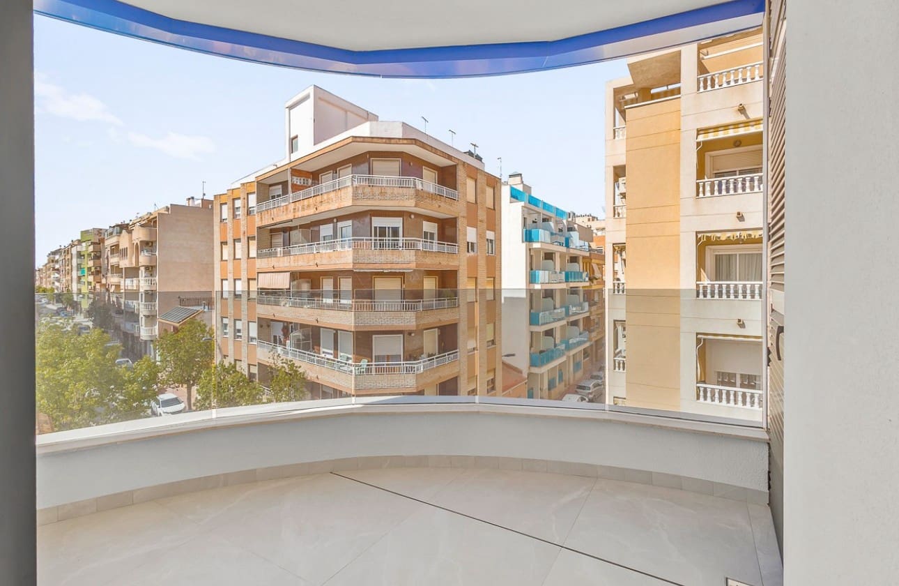 2 chambre Appartement à vendre à Torrevieja avec piscine - 319 900 € (Ref: 8866263)