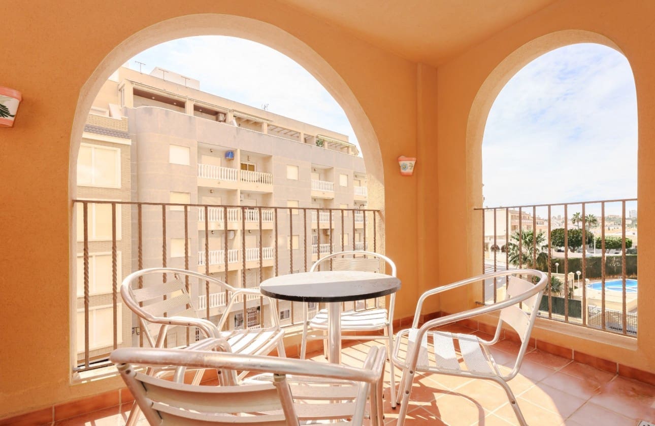 2 soveværelse Lejlighed til salg i Torrevieja med swimmingpool - € 225.000 (Ref: 8901321)