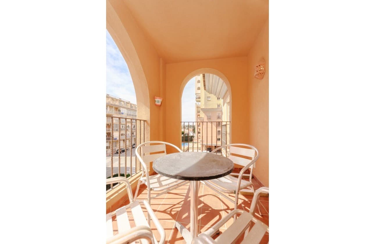 2 soveværelse Lejlighed til salg i Torrevieja med swimmingpool - € 225.000 (Ref: 8901321)