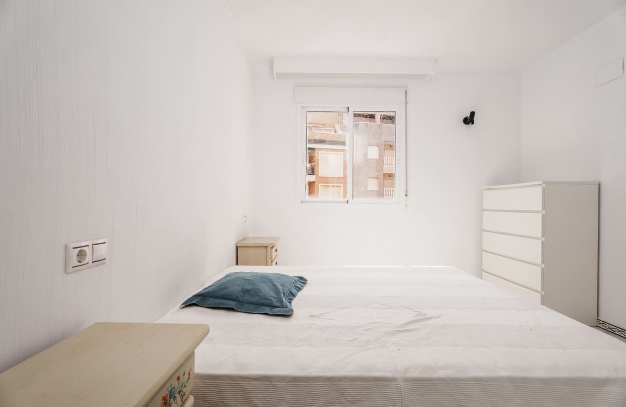 2 soveværelse Lejlighed til salg i Torrevieja med swimmingpool - € 225.000 (Ref: 8901321)