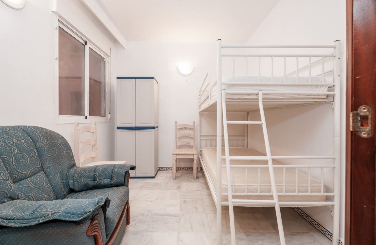 2 soveværelse Lejlighed til salg i Torrevieja med swimmingpool - € 225.000 (Ref: 8901321)