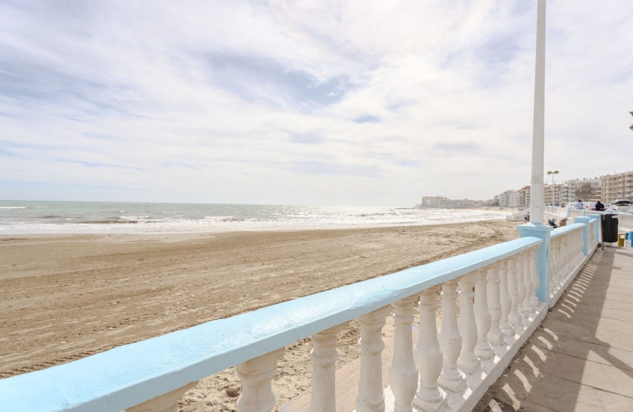 2 soveværelse Lejlighed til salg i Torrevieja med swimmingpool - € 225.000 (Ref: 8901321)