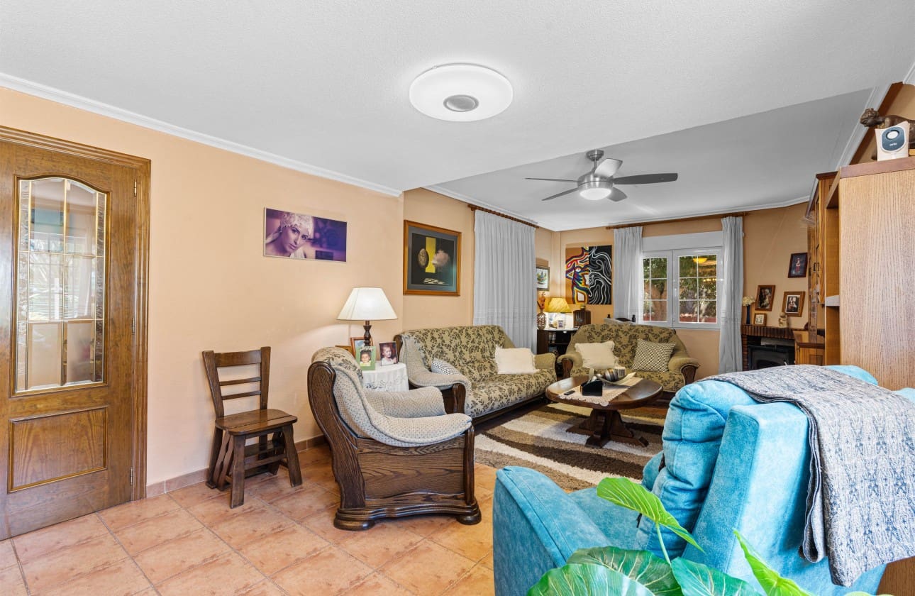 8 soveværelse Villa til salg i El Altet med garage - € 679.000 (Ref: 8953372)