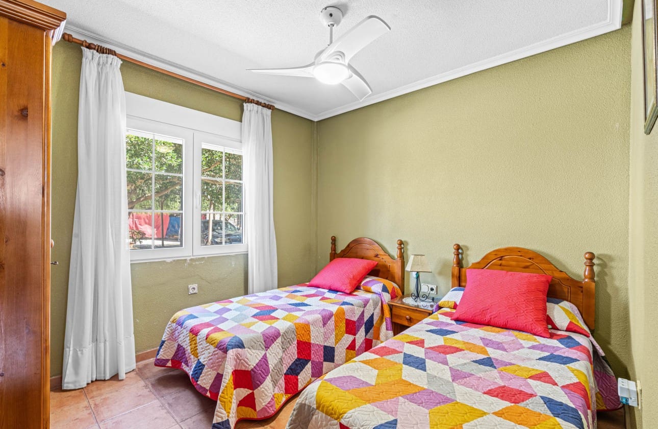 8 soveværelse Villa til salg i El Altet med garage - € 679.000 (Ref: 8953372)