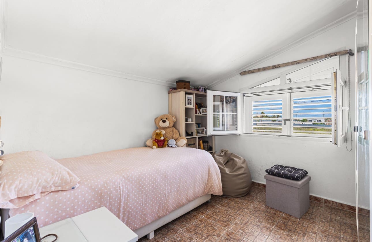 8 soveværelse Villa til salg i El Altet med garage - € 679.000 (Ref: 8953372)