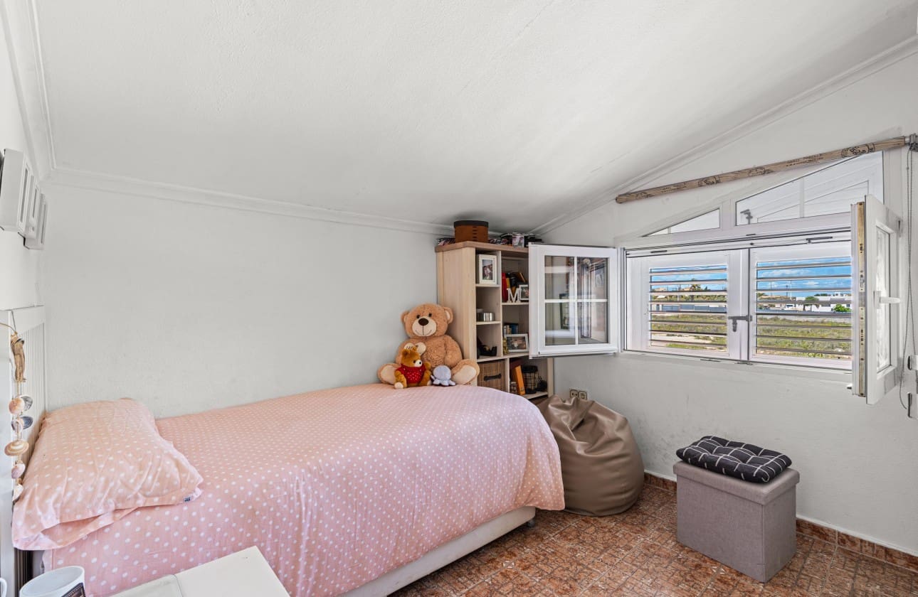 8 soveværelse Villa til salg i El Altet med garage - € 679.000 (Ref: 8953372)