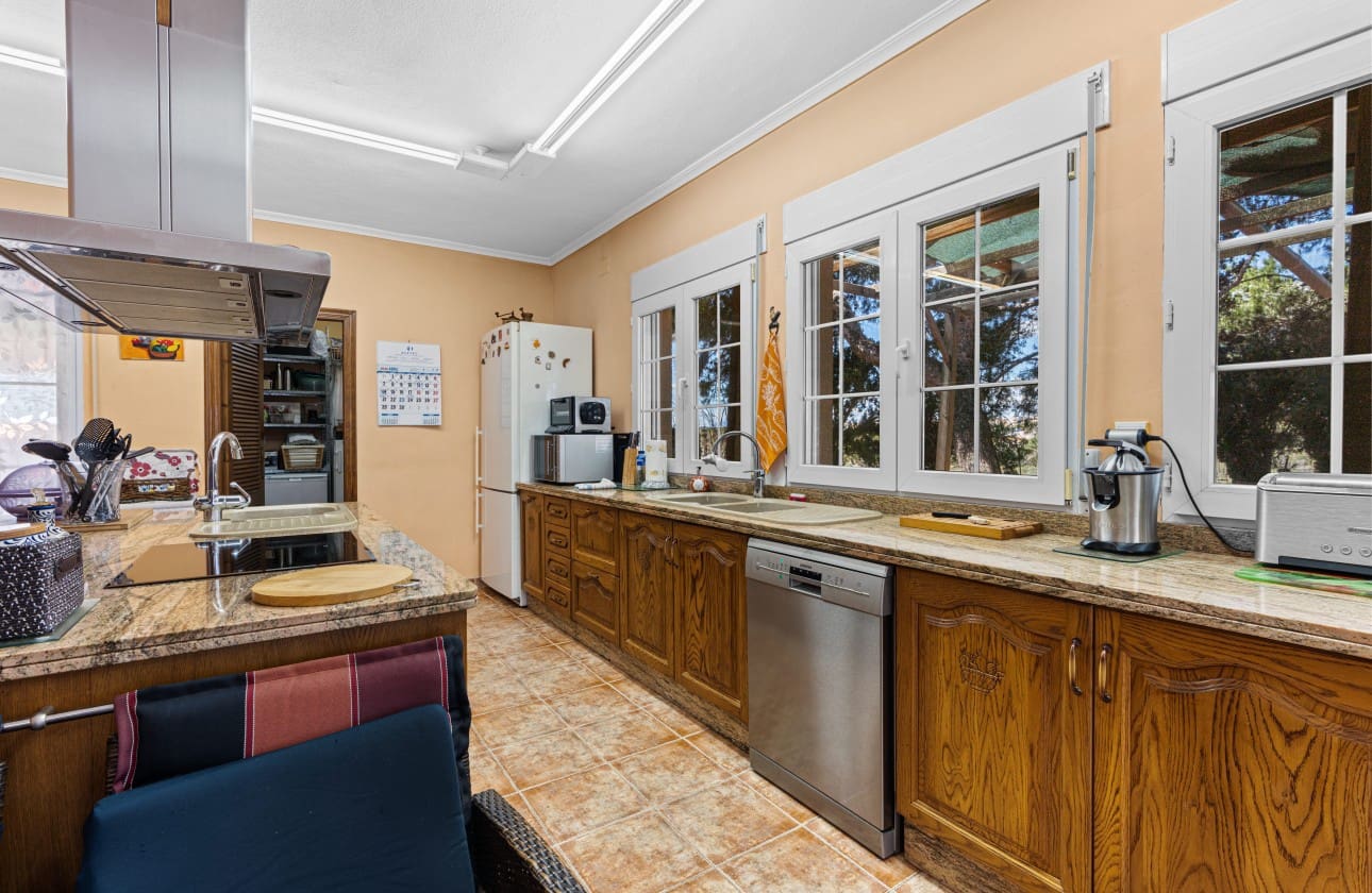 8 soveværelse Villa til salg i El Altet med garage - € 679.000 (Ref: 8953372)