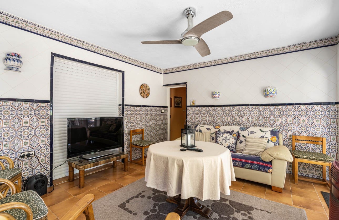 8 soveværelse Villa til salg i El Altet med garage - € 679.000 (Ref: 8953372)