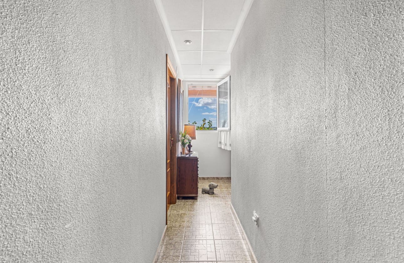 8 soveværelse Villa til salg i El Altet med garage - € 679.000 (Ref: 8953372)