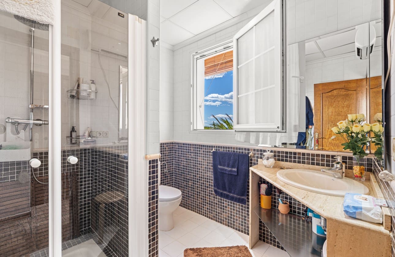 8 soveværelse Villa til salg i El Altet med garage - € 679.000 (Ref: 8953372)