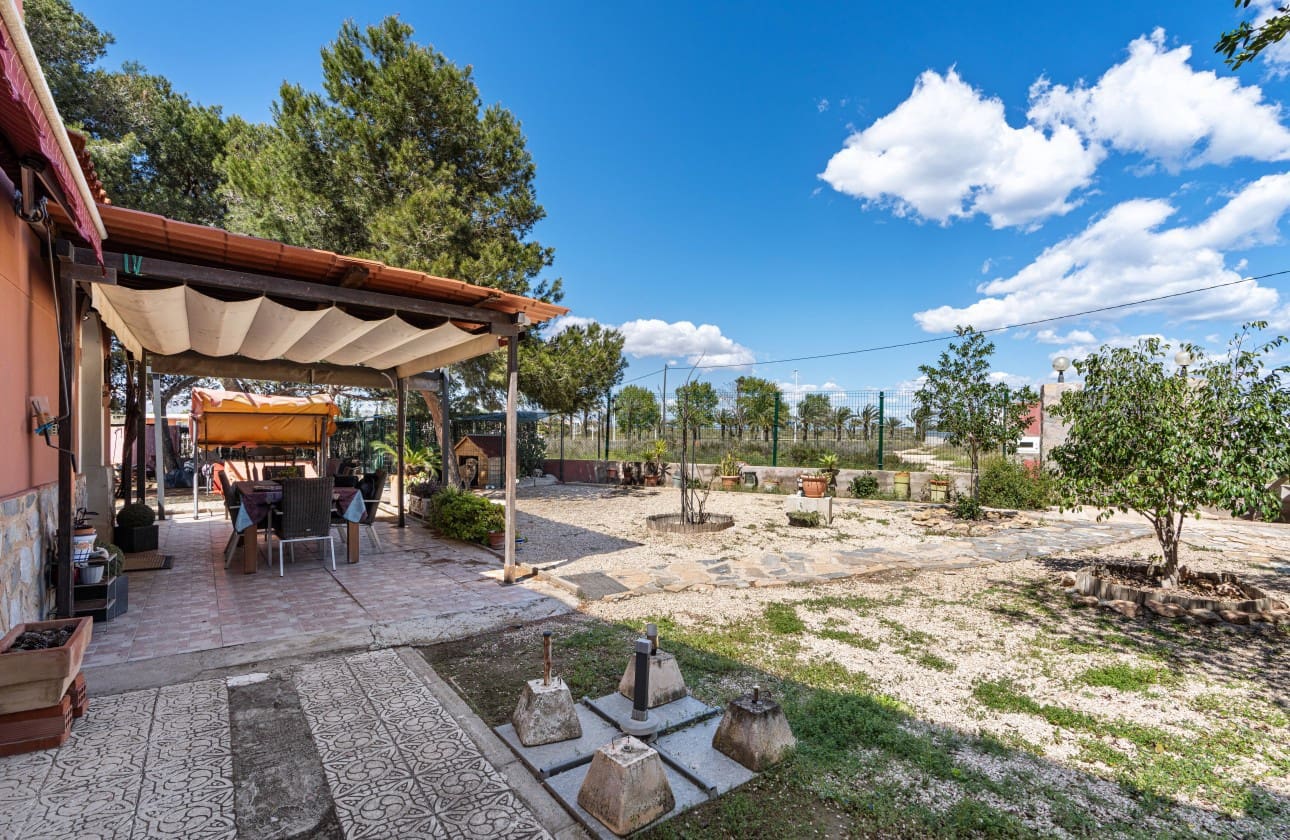 8 soveværelse Villa til salg i El Altet med garage - € 679.000 (Ref: 8953372)