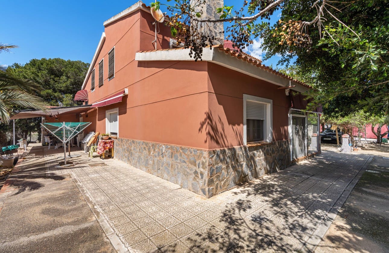 8 soveværelse Villa til salg i El Altet med garage - € 679.000 (Ref: 8953372)