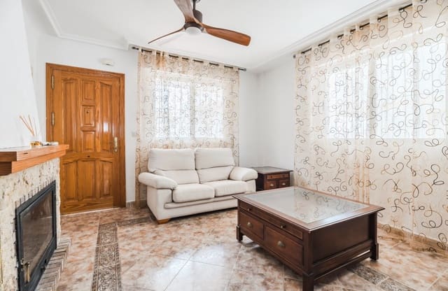 3 chambre Maison de Ville à vendre à Los Altos avec piscine garage - 184 900 € (Ref: 8973252)