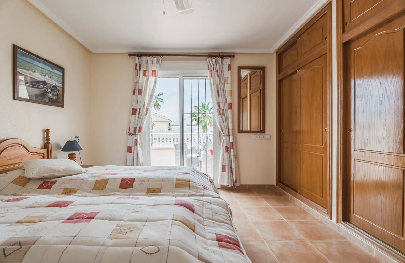 3 soveværelse Villa til salg i Gran Alacant med swimmingpool garage - € 525.000 (Ref: 8981842)