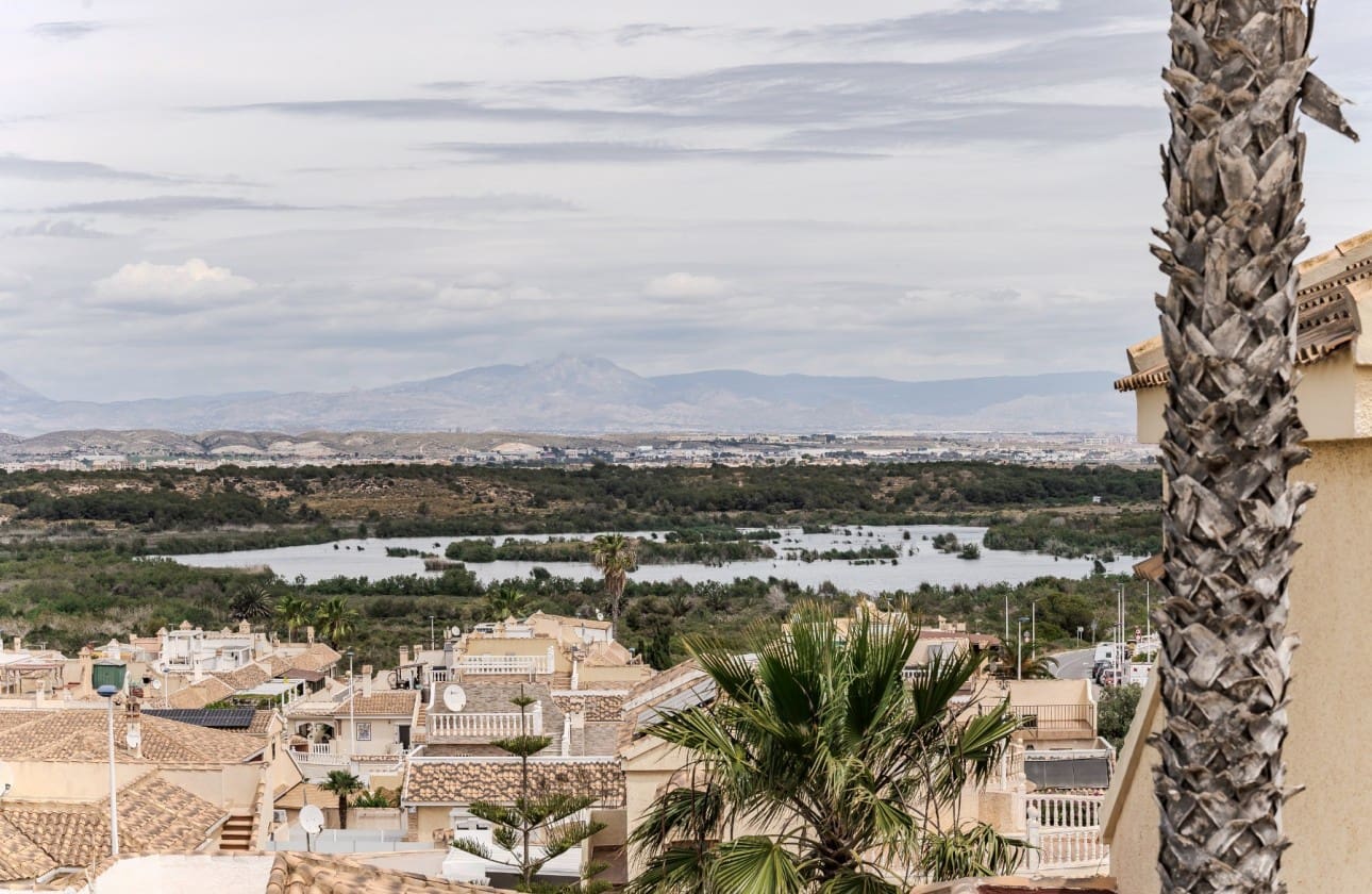 3 soveværelse Villa til salg i Gran Alacant med swimmingpool garage - € 525.000 (Ref: 8981842)