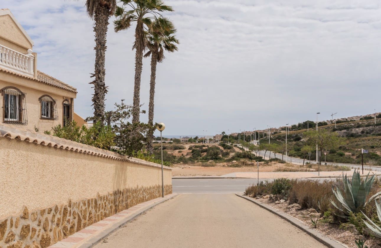 3 soveværelse Villa til salg i Gran Alacant med swimmingpool garage - € 525.000 (Ref: 8981842)