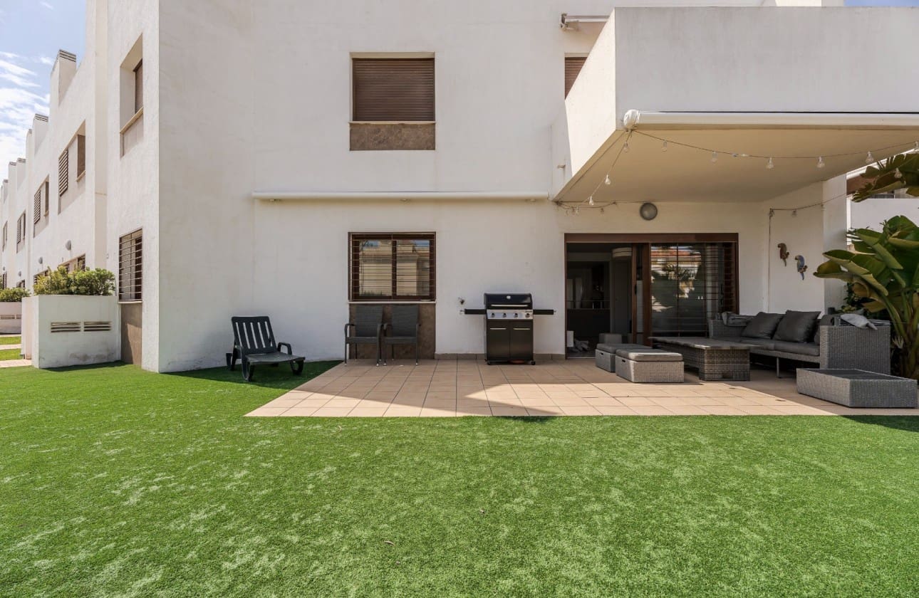 3 soverom Leilighet til salgs i La Zenia med svømmebasseng garasje - € 379 000 (Ref: 8987056)