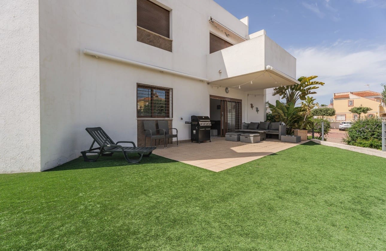 3 soverom Leilighet til salgs i La Zenia med svømmebasseng garasje - € 379 000 (Ref: 8987056)