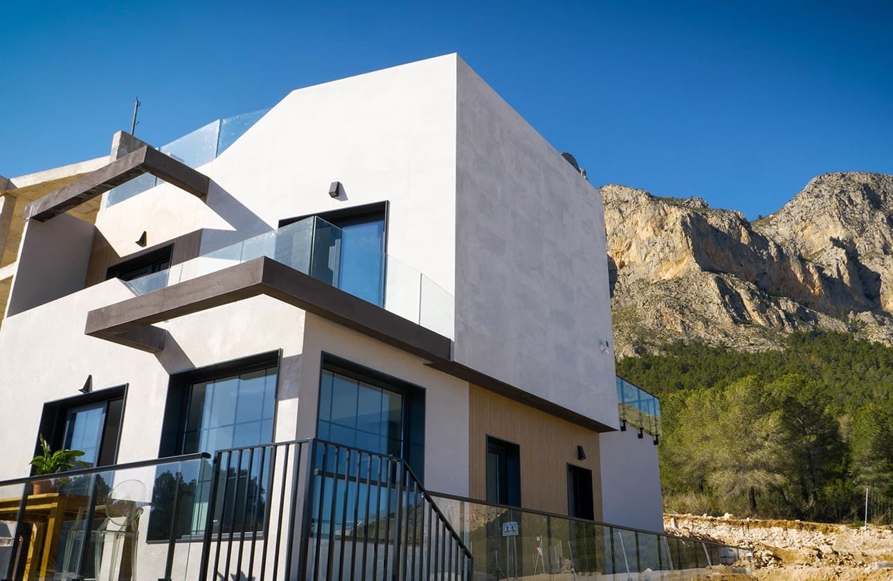 3 bedroom Villa for sale in Polop with pool garage - € 584,370 (Ref: 8990119)