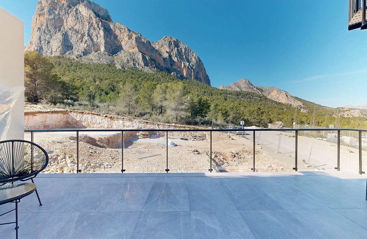 3 bedroom Villa for sale in Polop with pool garage - € 584,370 (Ref: 8990119)