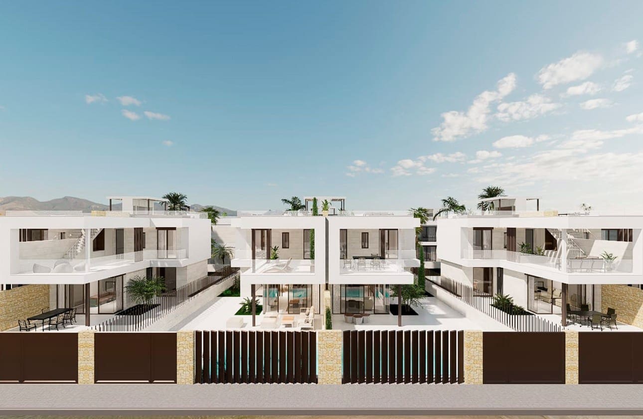 3 soveværelse Semi-Rækkehus til salg i Los Alcazares med swimmingpool garage - € 421.850 (Ref: 9019112)