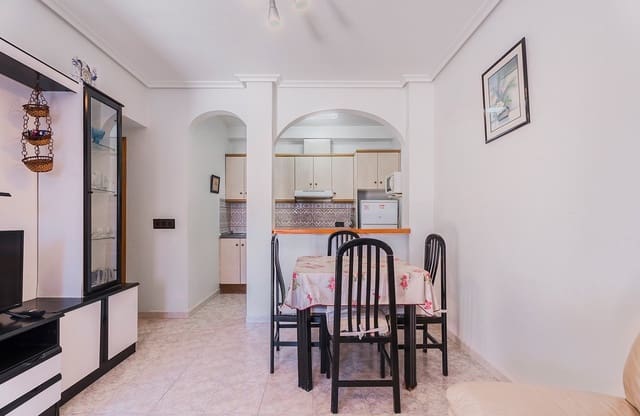 2 soverom Hus til salgs i Playa Flamenca, Orihuela med svømmebasseng - € 199 000 (Ref: 9024949)