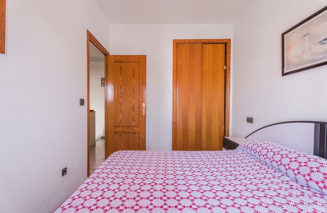 2 soveværelse Byhus til salg i Playa Flamenca med swimmingpool - € 199.000 (Ref: 9024949)