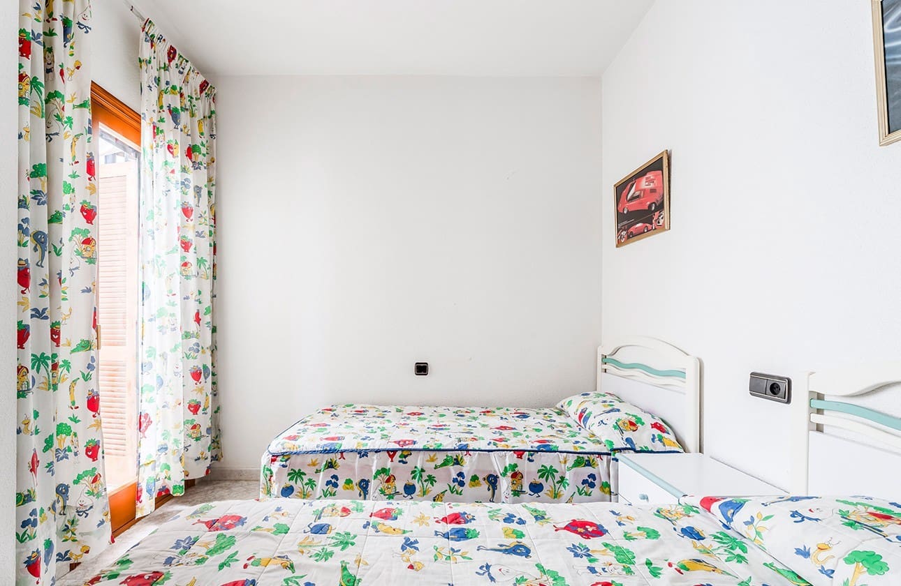 2 soveværelse Byhus til salg i Playa Flamenca med swimmingpool - € 199.000 (Ref: 9024949)