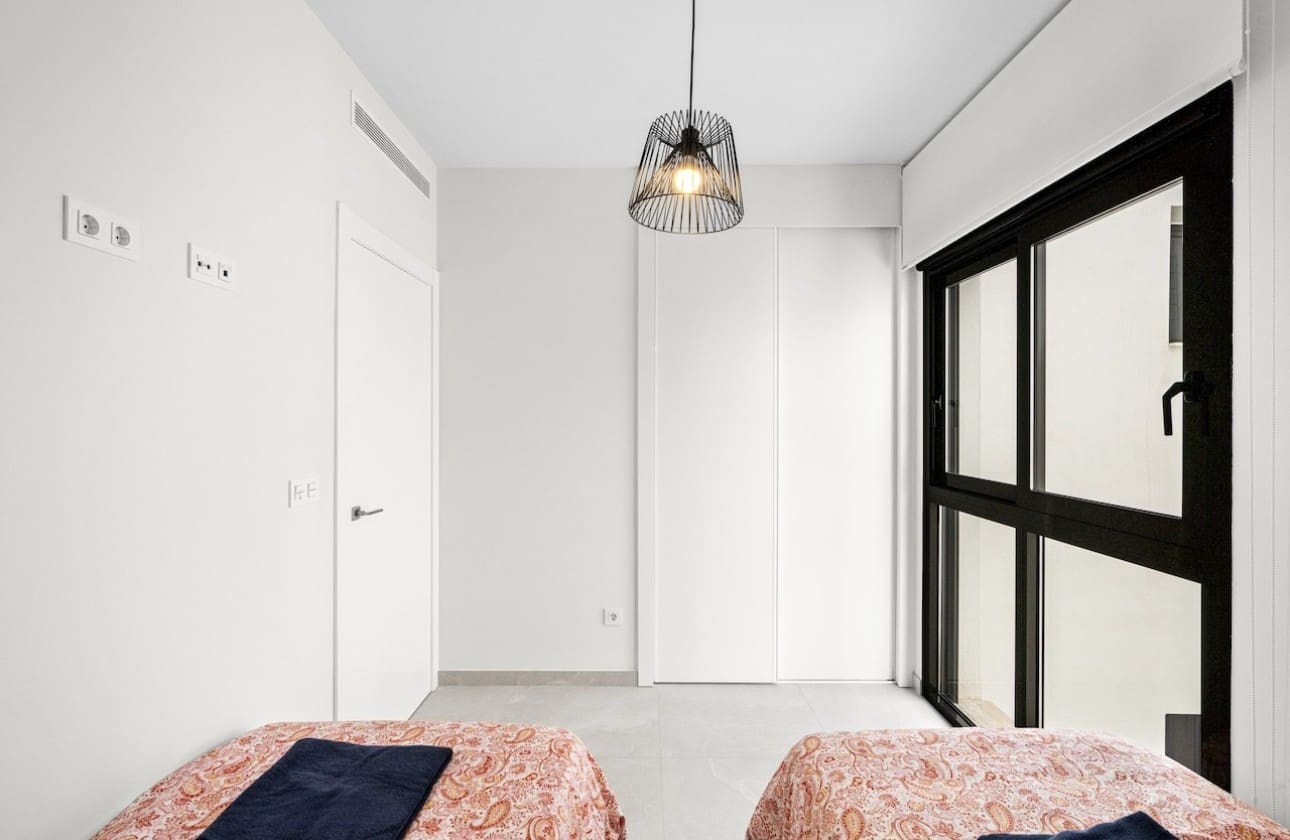 2 soverom Leilighet til salgs i Torrevieja med svømmebasseng - € 279 000 (Ref: 9041618)