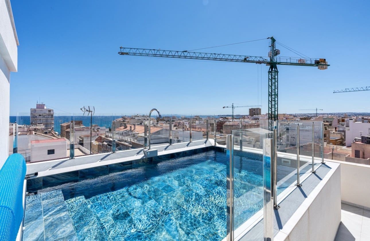 2 soverom Leilighet til salgs i Torrevieja med svømmebasseng - € 279 000 (Ref: 9041618)