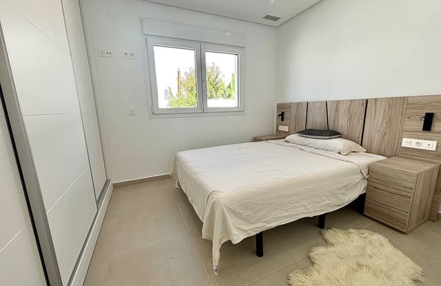 Chalet de 3 habitaciones en Benijófar en venta con piscina garaje - 482.360 € (Ref: 9109420)