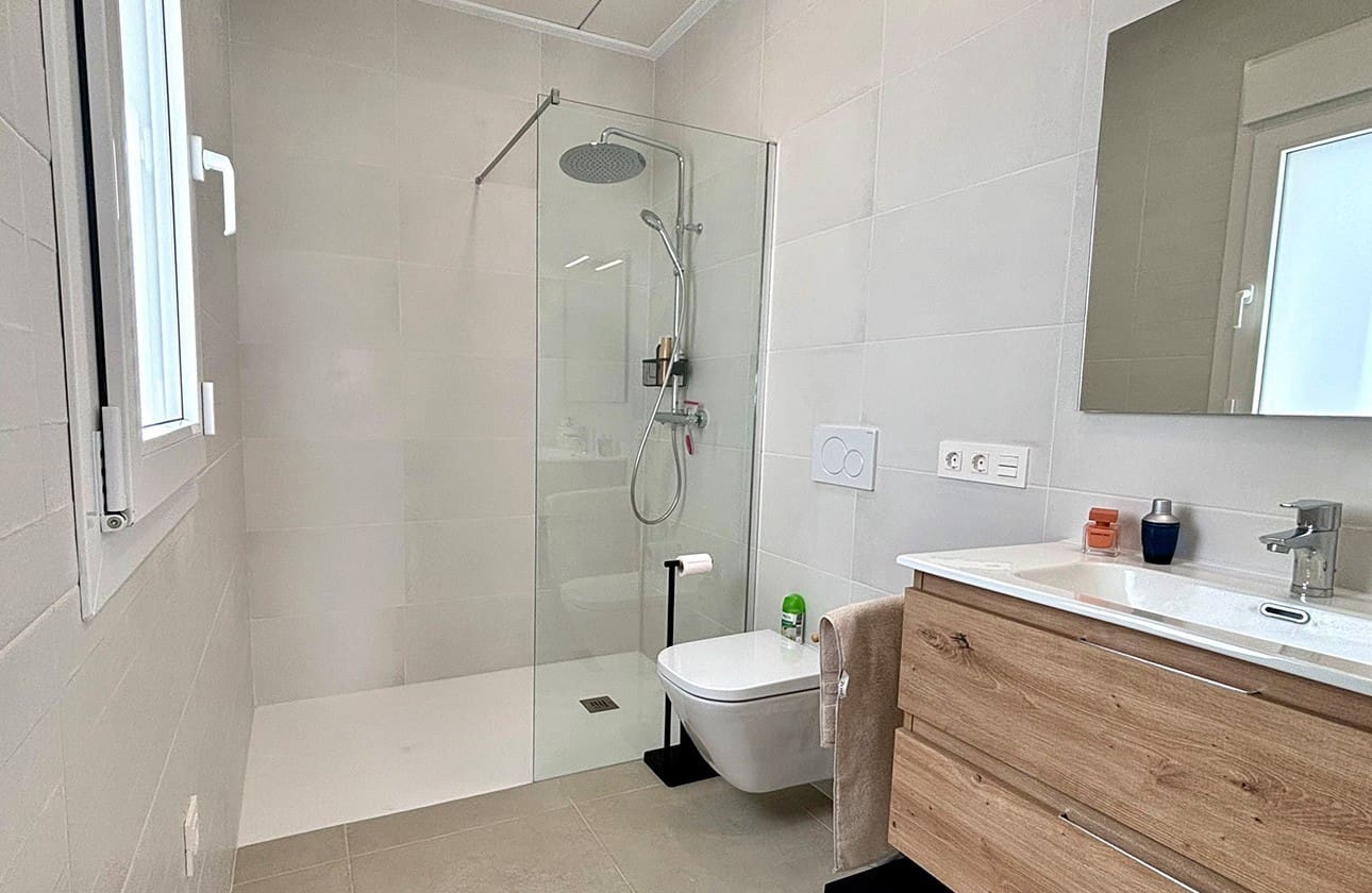 Chalet de 3 habitaciones en Benijófar en venta con piscina garaje - 482.360 € (Ref: 9109420)