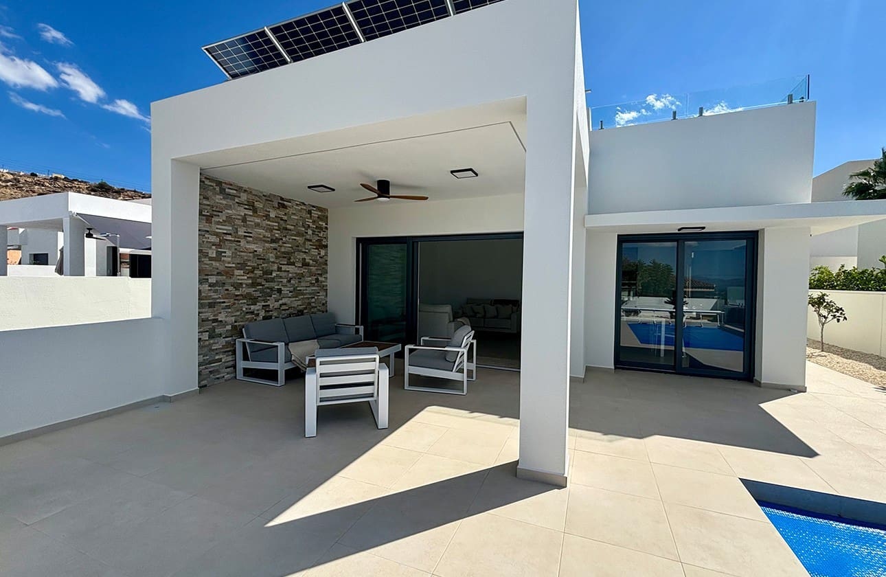 3 bedroom Villa for sale in Benijofar with pool garage - € 478,732 (Ref: 9109421)