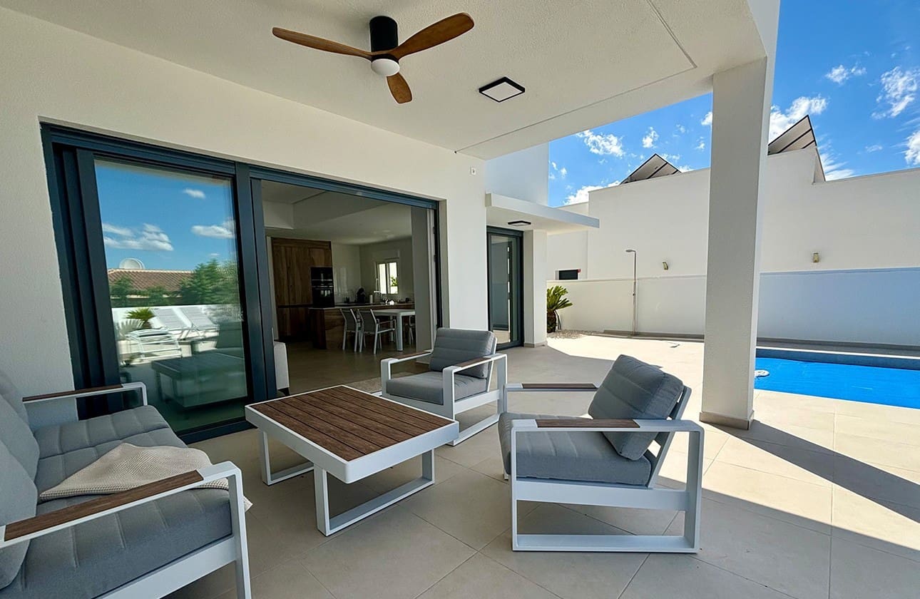 3 bedroom Villa for sale in Benijofar with pool garage - € 478,732 (Ref: 9109421)