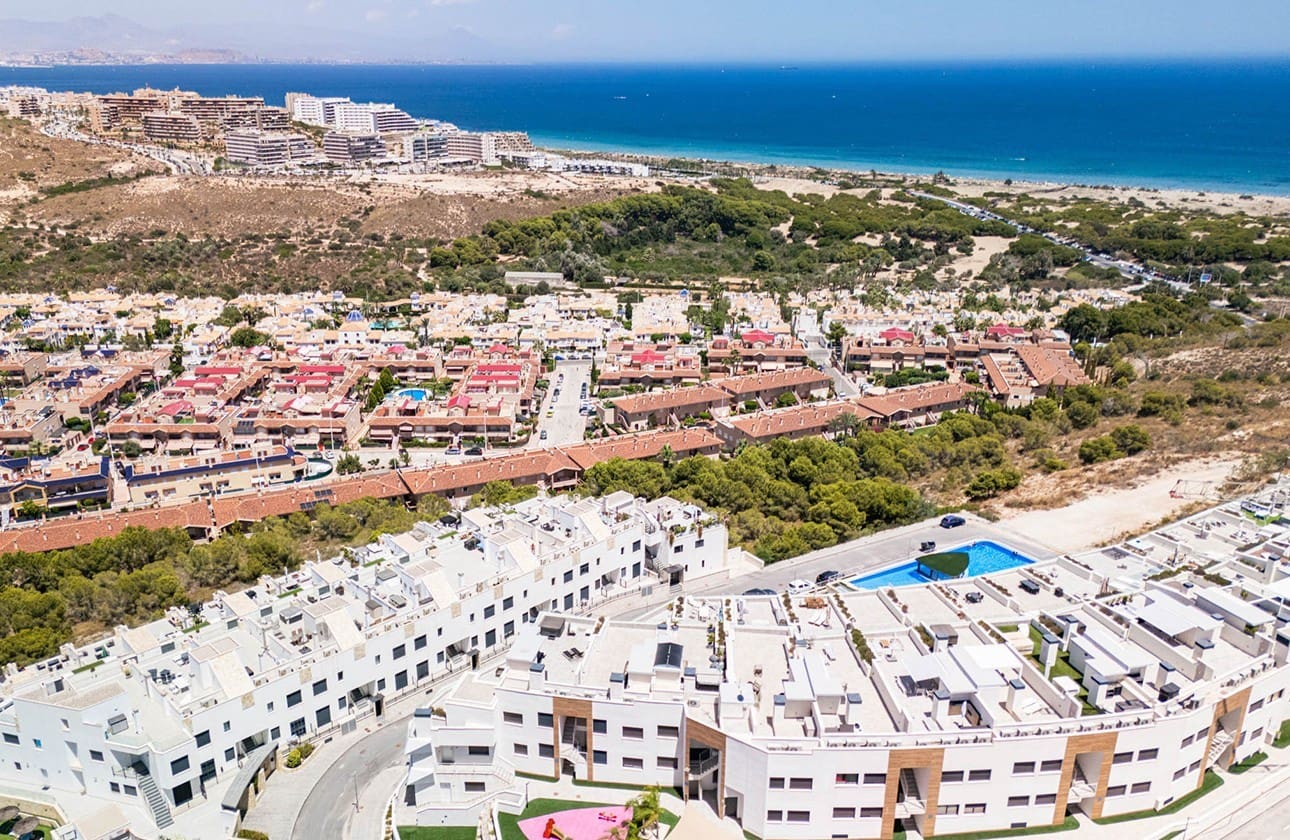 2 soveværelse Penthouse til salg i Gran Alacant med swimmingpool garage - € 419.000 (Ref: 9133146)