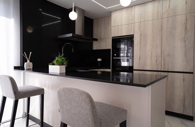 Apartamento de 2 habitaciones en Pilar de la Horadada ciudad, Pilar de la Horadada en venta con piscina garaje - 355.000 € (Ref: 9135954)