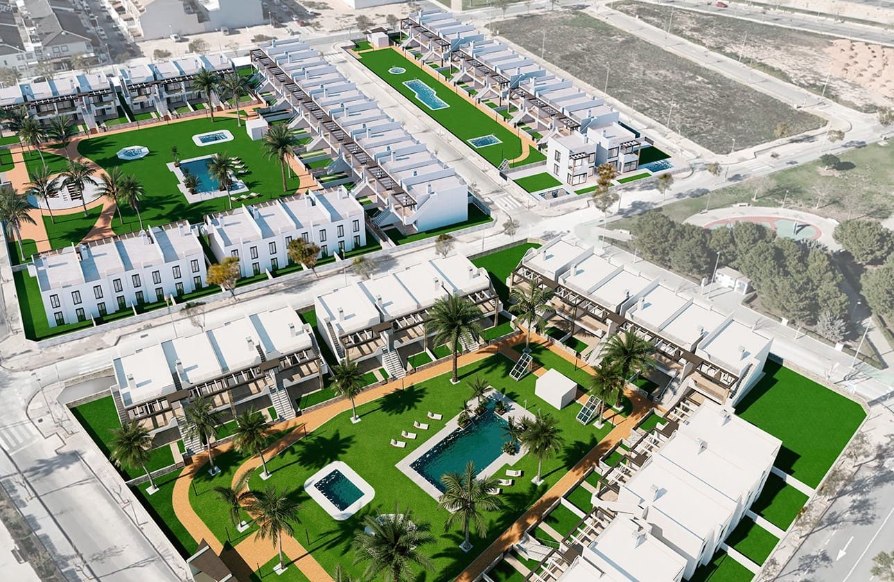 Apartamento de 2 habitaciones en Pilar de la Horadada en venta con piscina garaje - 355.000 € (Ref: 9135954)