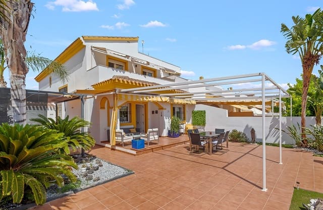 4 soverom Kjedet enebolig til salgs i Torre de la Horadada, Pilar de la Horadada med svømmebasseng - € 382 000 (Ref: 9142240)