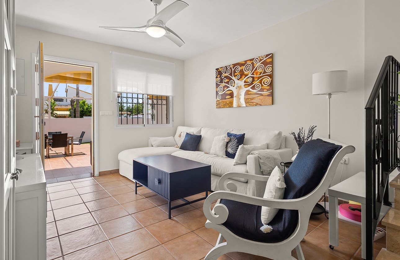 4 soverom Kjedet enebolig til salgs i Torre de la Horadada med svømmebasseng - € 382 000 (Ref: 9142240)